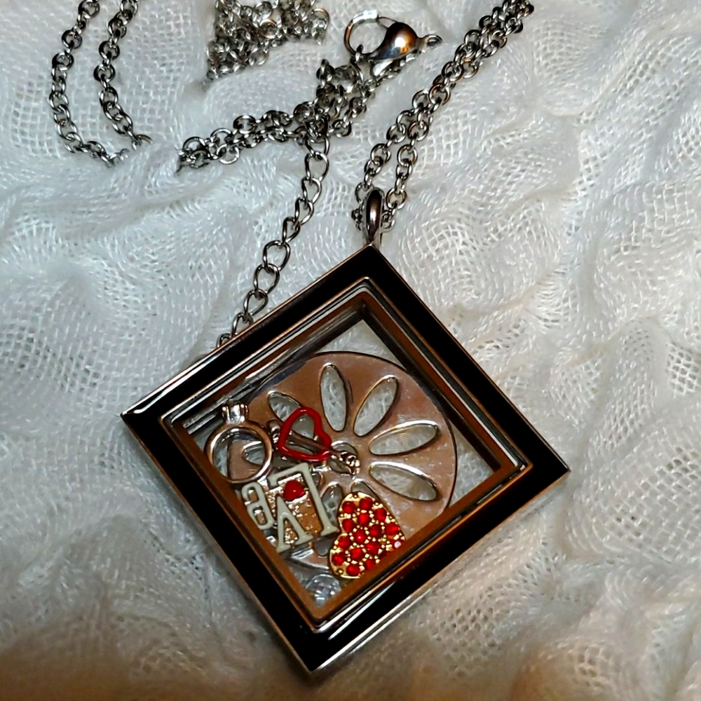 Love themed locket